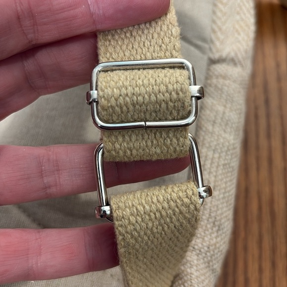 ThreadHeads Himalayan Hemp Messenger Backpack – 11″ x 15″ - Picture 4 of 8